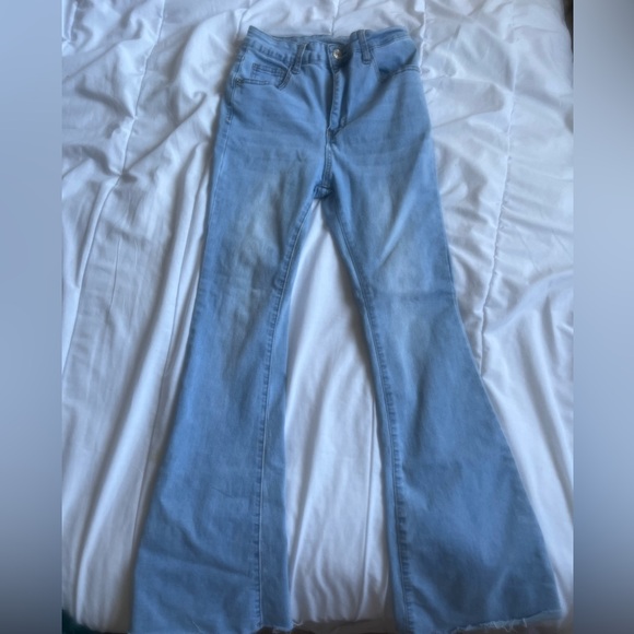 CUTE FLARED JEANS - Picture 1 of 4